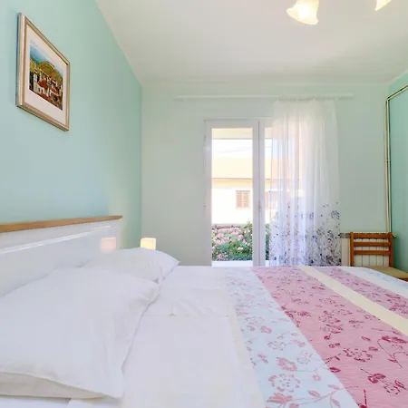 Bugenvilia Apartment Mali Losinj