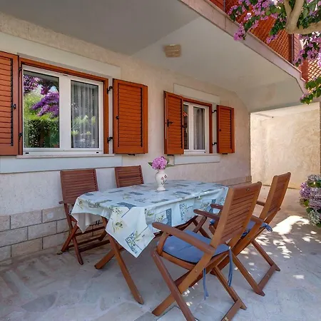 Bugenvilia Apartment